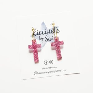 pendientes-aro-cruz-rosa-glitter-joyeria-acebo-diecisiete-by-sara