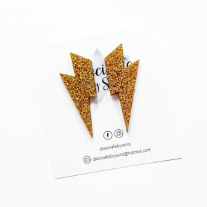 pendientes-glitter-rayo-dorado-joyeria-acebo-diecisiete-by-sara