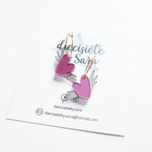 pendientes-aro-dorado-corazon-rosa-espejo-joyeria-acebo-diecisiete-by-sara