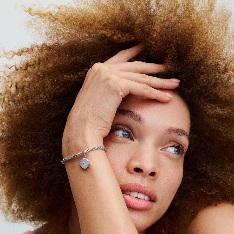 793066C01-colgante-plata-medalla-candado-grabable-pandora-joyeria-acebo-5