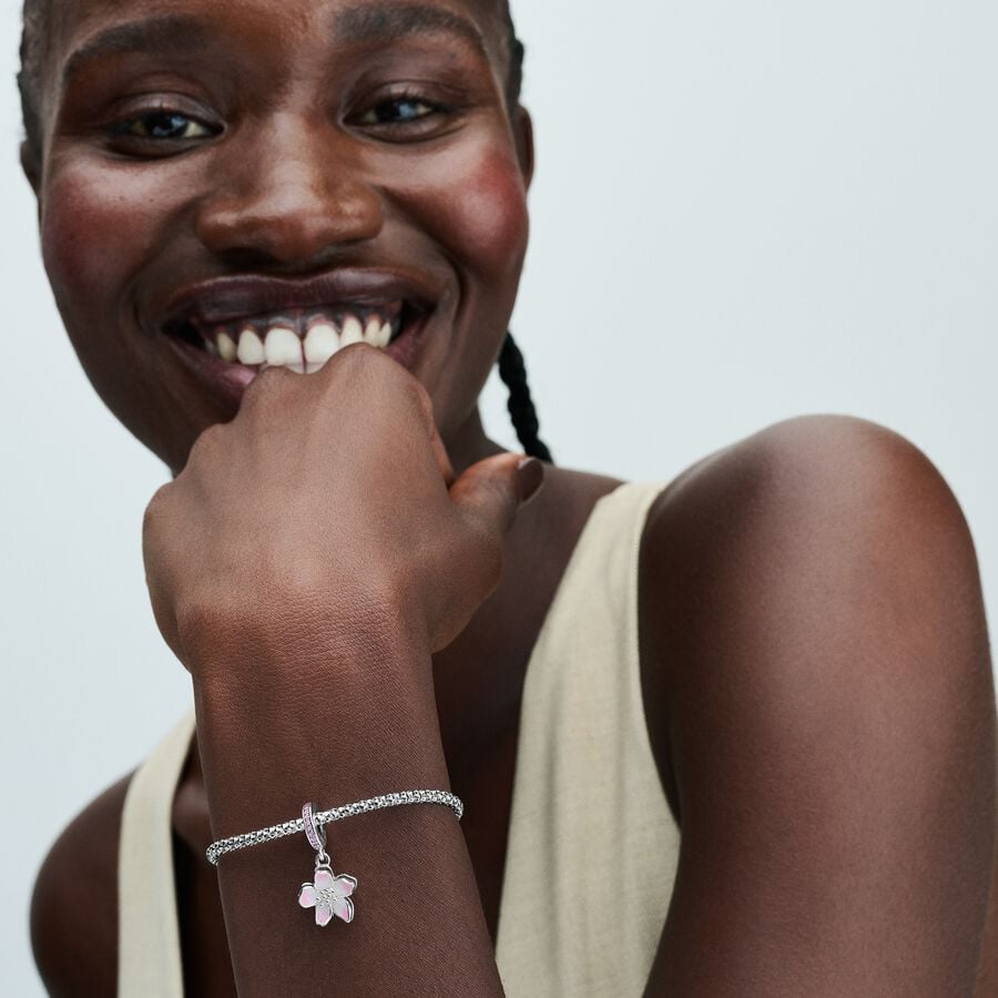 790667C01-colgante-plata-flor-esmalte-rosa-blanco-circonitas-pandora-joyeria-imagen