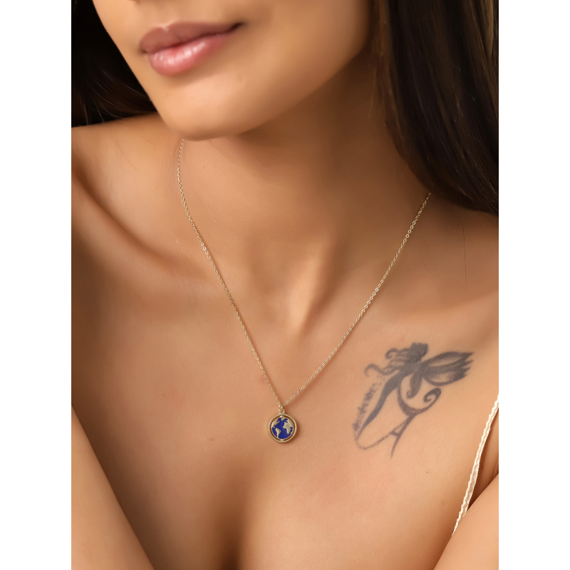 COL0676DOEA-collar-plata-dorada-esmalte-azul-mundo-joyeria-acebo-modelo