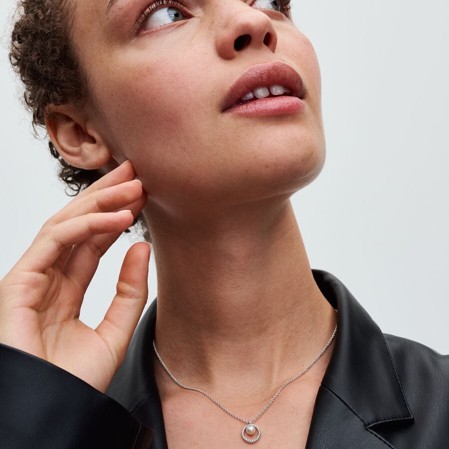 393165C01-collar-perla-cultivada-halo-brillante-plata-pandora-joyeria-acebo-2