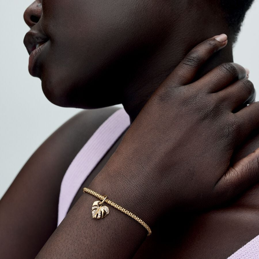 763349C01-charm-colgante-dorado-pandora-hoja-palmera-joyeria-acebo-2