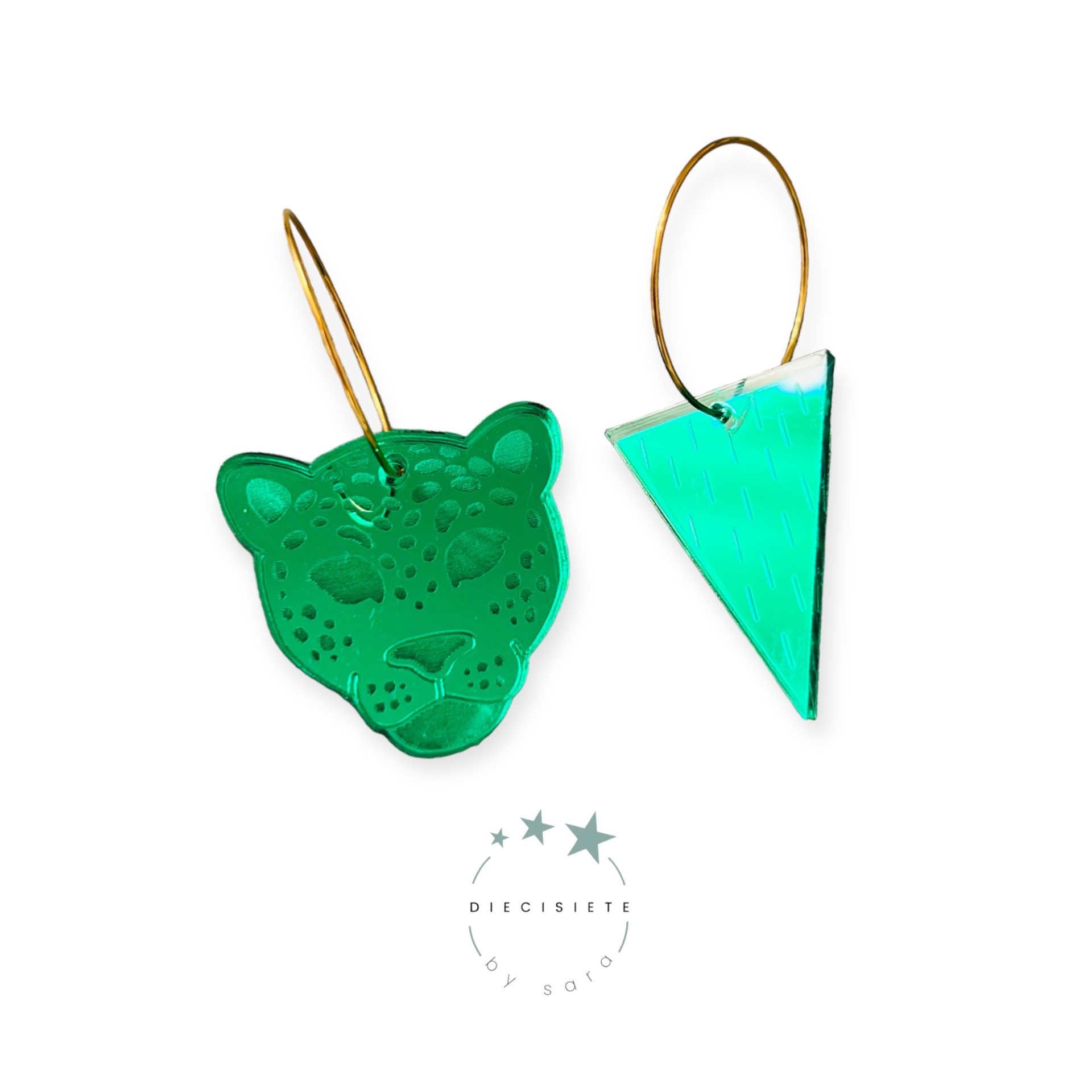 pendientes-aro-dorado-tigre-verde-triangulo-diecisiete-by-sara-joyeria-acebo