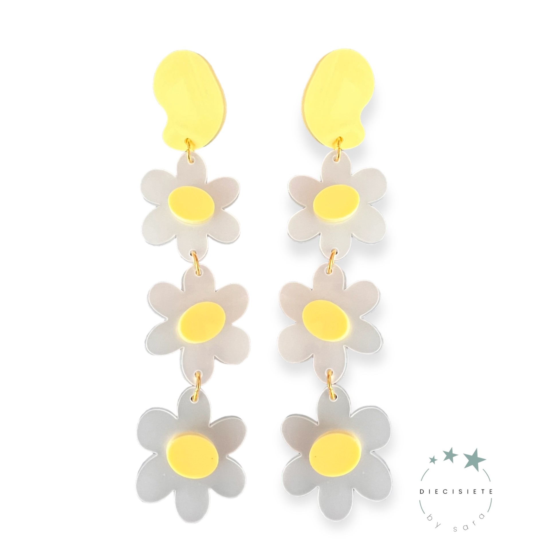 pendientes-largos-margaritas-blancas-amarillas-diecisiete-by-sara-joyeria-acebo